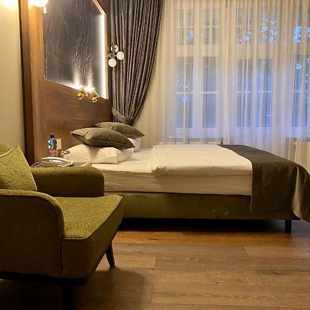Pensjonat - Restauracja Zolty Domek Szczecinek Ngoại thất bức ảnh