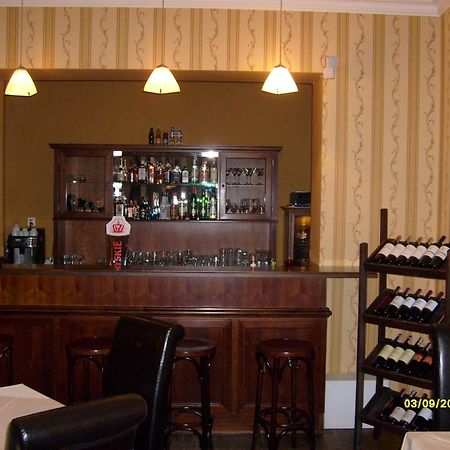 Pensjonat - Restauracja Zolty Domek Szczecinek Ngoại thất bức ảnh