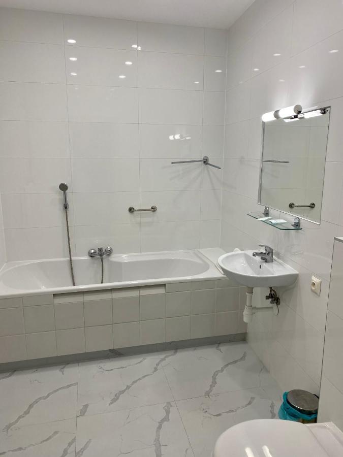 Pensjonat - Restauracja Zolty Domek Szczecinek Ngoại thất bức ảnh