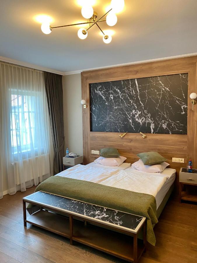 Pensjonat - Restauracja Zolty Domek Szczecinek Ngoại thất bức ảnh