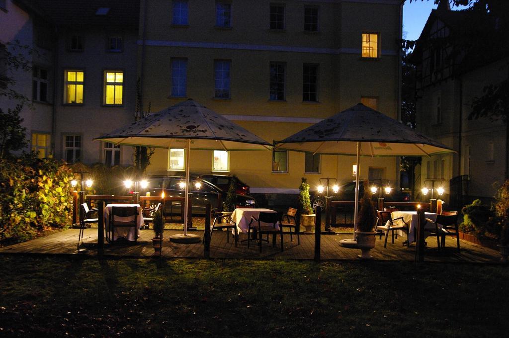 Pensjonat - Restauracja Zolty Domek Szczecinek Ngoại thất bức ảnh