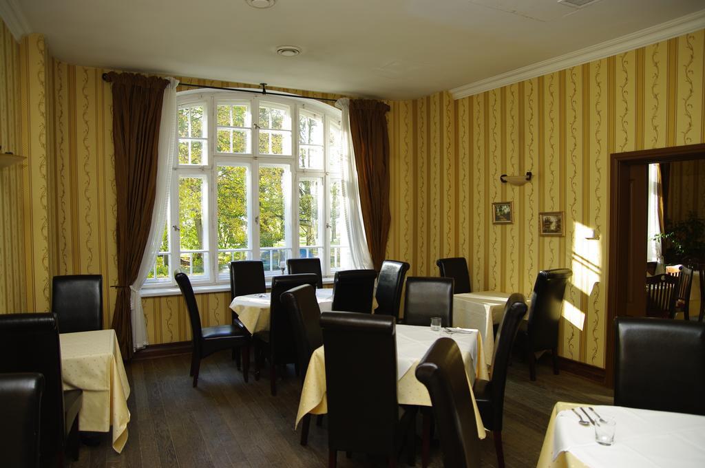 Pensjonat - Restauracja Zolty Domek Szczecinek Ngoại thất bức ảnh