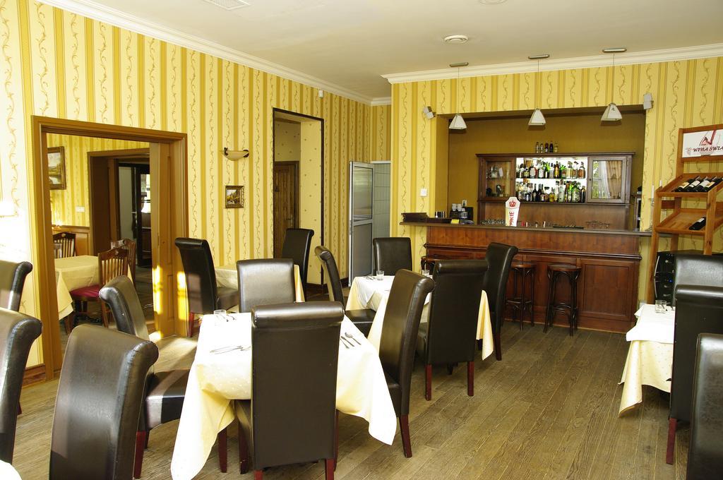 Pensjonat - Restauracja Zolty Domek Szczecinek Ngoại thất bức ảnh
